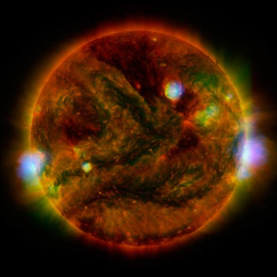 Composite image of the Sun with data from NuSTAR, Hinode, and the Solar Dynamics Observatory.  Credit: NASA/JPL-Caltech/GSFC/JAXA